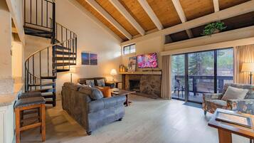 Condo, Multiple Beds, Balcony, Mountain View (Lakeland Sandy Beach Retreat) | Living area | 42-inch flat-screen TV with digital channels, fireplace