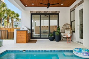 Terrace/patio - ✨ Summer Lane | Golf Cart | Heated Private Pool*  & Walk to Beach | Elevator | FREE Parasailing (Santa Rosa Beach)