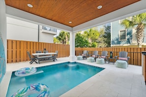 A heated pool - ✨ Summer Lane | Golf Cart | Heated Private Pool*  & Walk to Beach | Elevator | FREE Parasailing (Santa Rosa Beach)