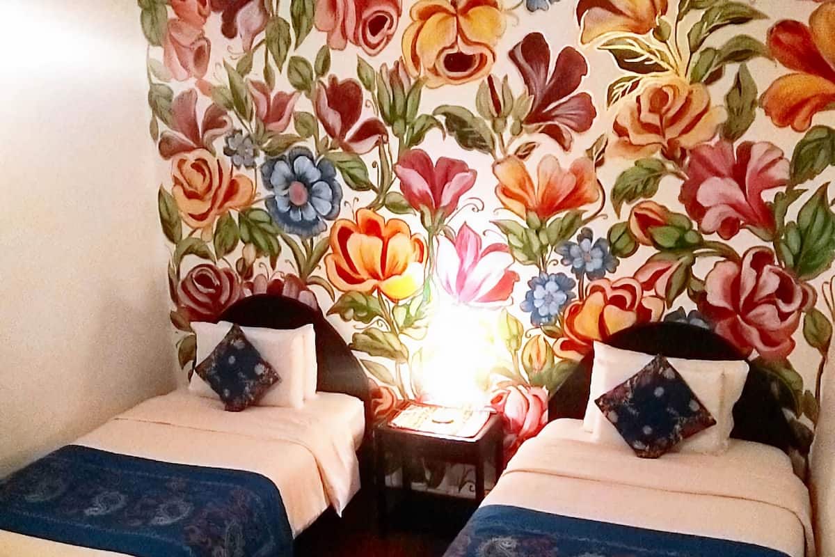 Standaard kamer, 1 twee- of 2 eenpersoonsbedden | Luxe beddengoed, donzen dekbedden, een kluis op de kamer, een bureau