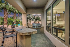 Outdoor dining - Casa De Amore: Pool, Spa, Casitas, Built-n BBQ! (Indio)