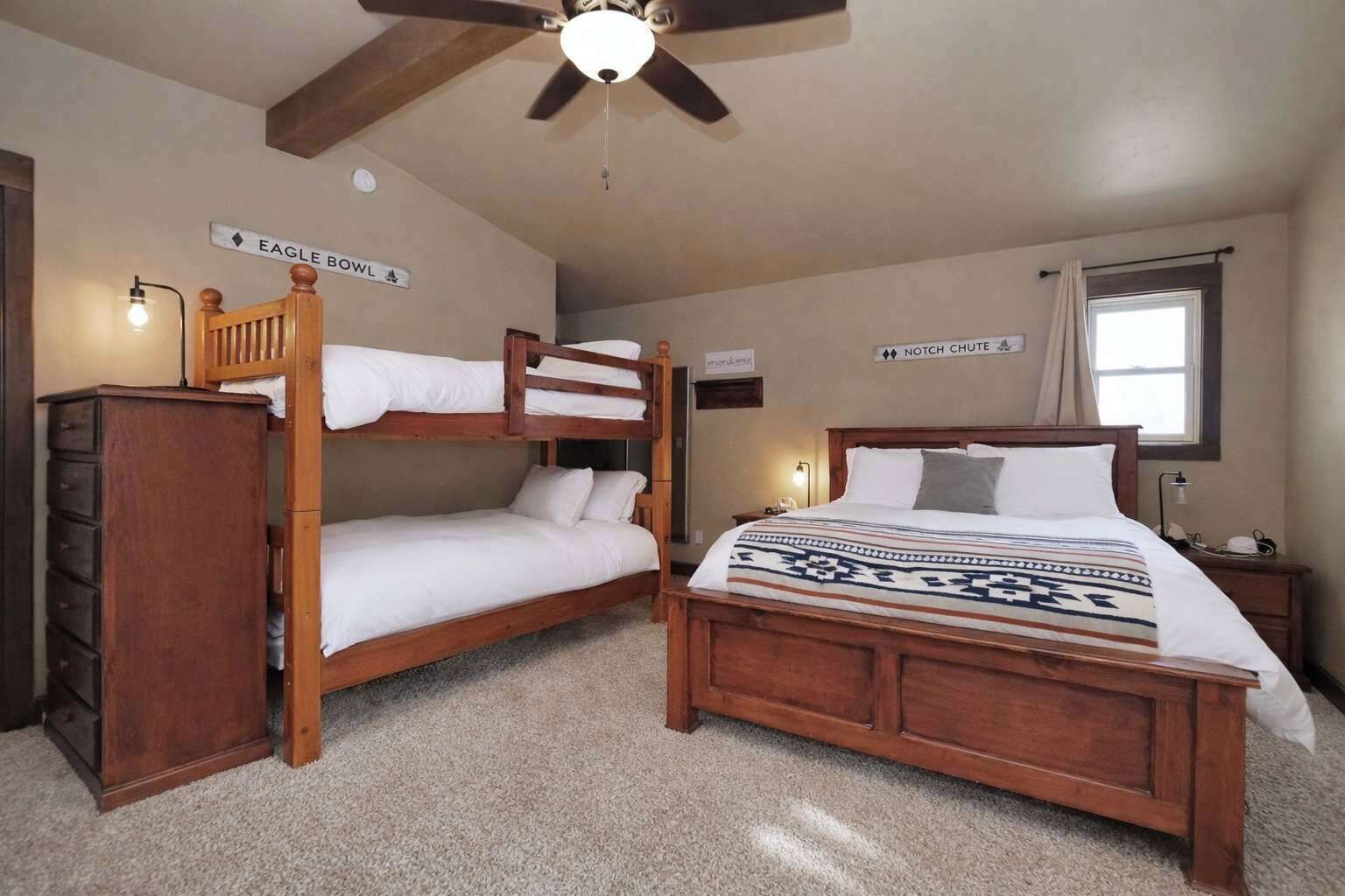 3 bedrooms, desk, iron/ironing board, travel crib