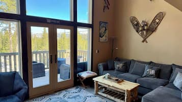 Smart TV, fireplace, video games, books