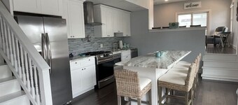 Short Block to The Beach! Newly Remodeled With Pool & Hot Tub!