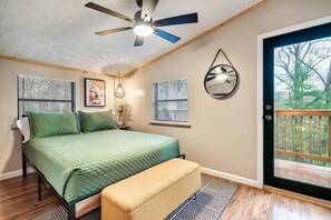 4 bedrooms, desk, iron/ironing board, free WiFi