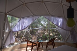 書桌、熨斗/熨衣板、免費無線上網、床單