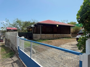 Exterior - 2 air-conditioned bedrooms, 5 mins walk from the beach, wifi , jacuzzi , garden (Le Vauclin)