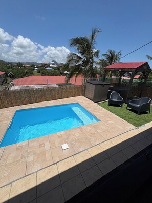 Pool - 2 air-conditioned bedrooms, 5 mins walk from the beach, wifi , jacuzzi , garden  (Le Vauclin)