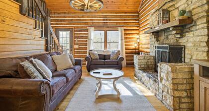 Hocking Hills Secluded Cabin • Hot Tub • Fireplace
