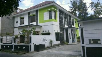 Bagian depan properti