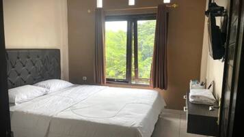 Kamar Deluks, Bebas Asap Rokok | Wi-Fi gratis dan seprai linen