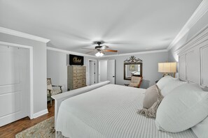 5 bedrooms, iron/ironing board, WiFi, bed sheets - Private Pool | Steps To Beach | Fenced Backyard | FLPCB74 (Panama City Beach)