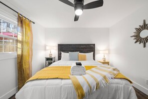6 bedrooms, iron/ironing board, WiFi, bed sheets
