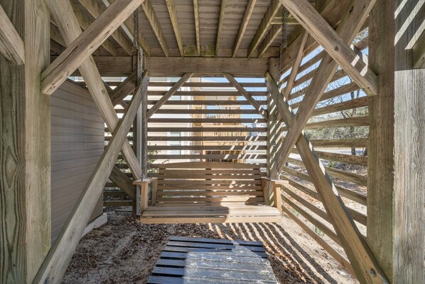 Terrace/patio - 1761 - Flip Flops & Tree Tops | Oceanside | Ocean Sands | Corolla | Sleeps 8 (Corolla)