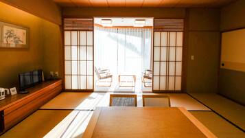 Traditional Room, Non Smoking | Free WiFi, bed sheets