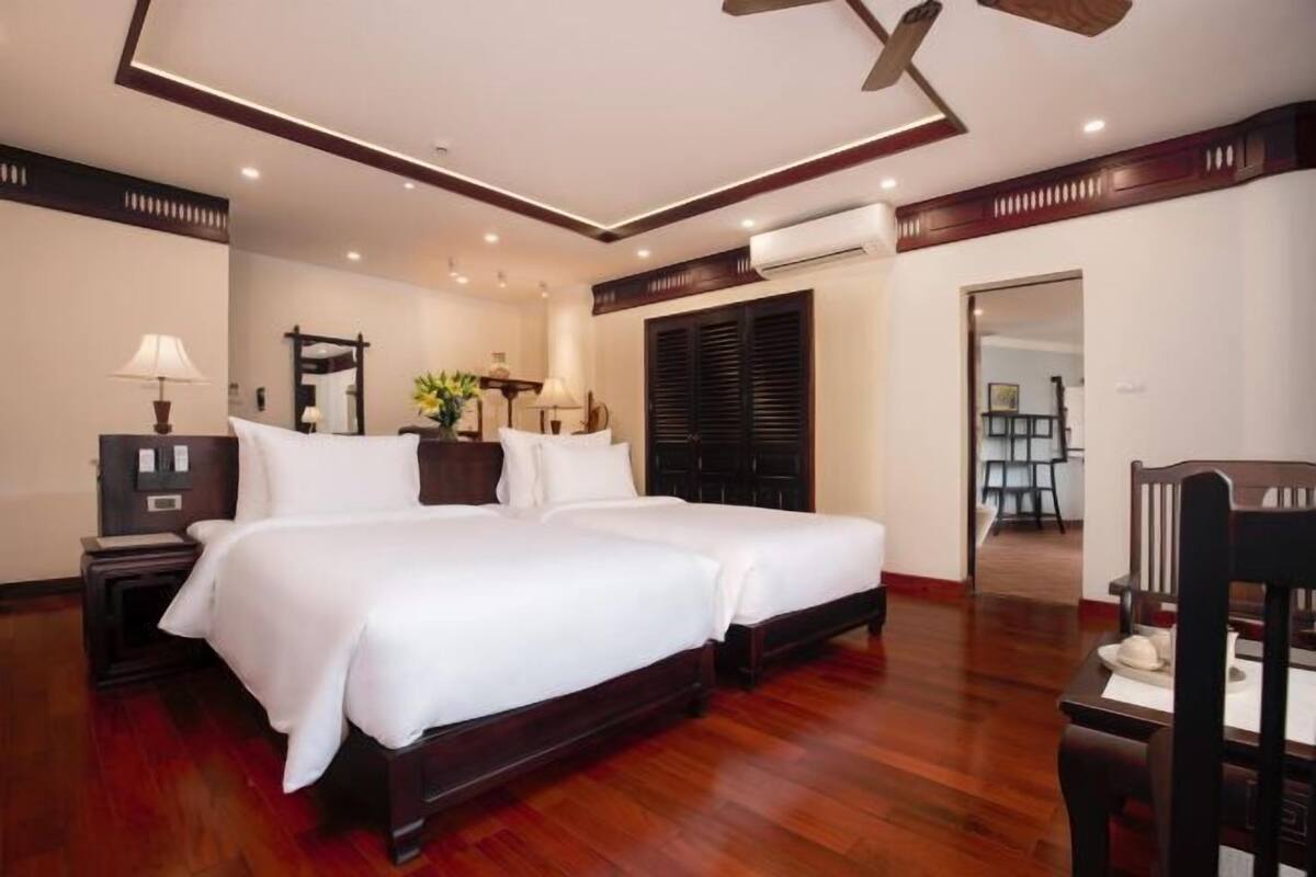 Minibar, in-room safe, desk, blackout curtains