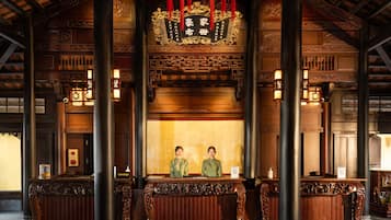Quầy tiếp tân