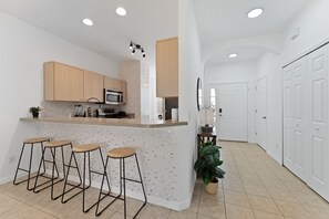 Fridge, microwave, oven, stovetop - Dreams Home 3rooms&2.5Baths close to Disney (Kissimmee)