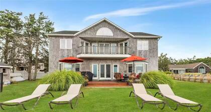 Waterfront house next to Bellport golf course