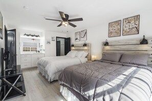 2 عدّة غرف نوم ومكواة/لوح كي وواي فاي مجانًا وملاءات أسرّة