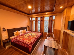 1 bedroom, bed sheets