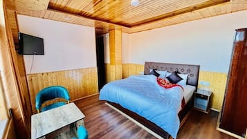 1 bedroom, bed sheets