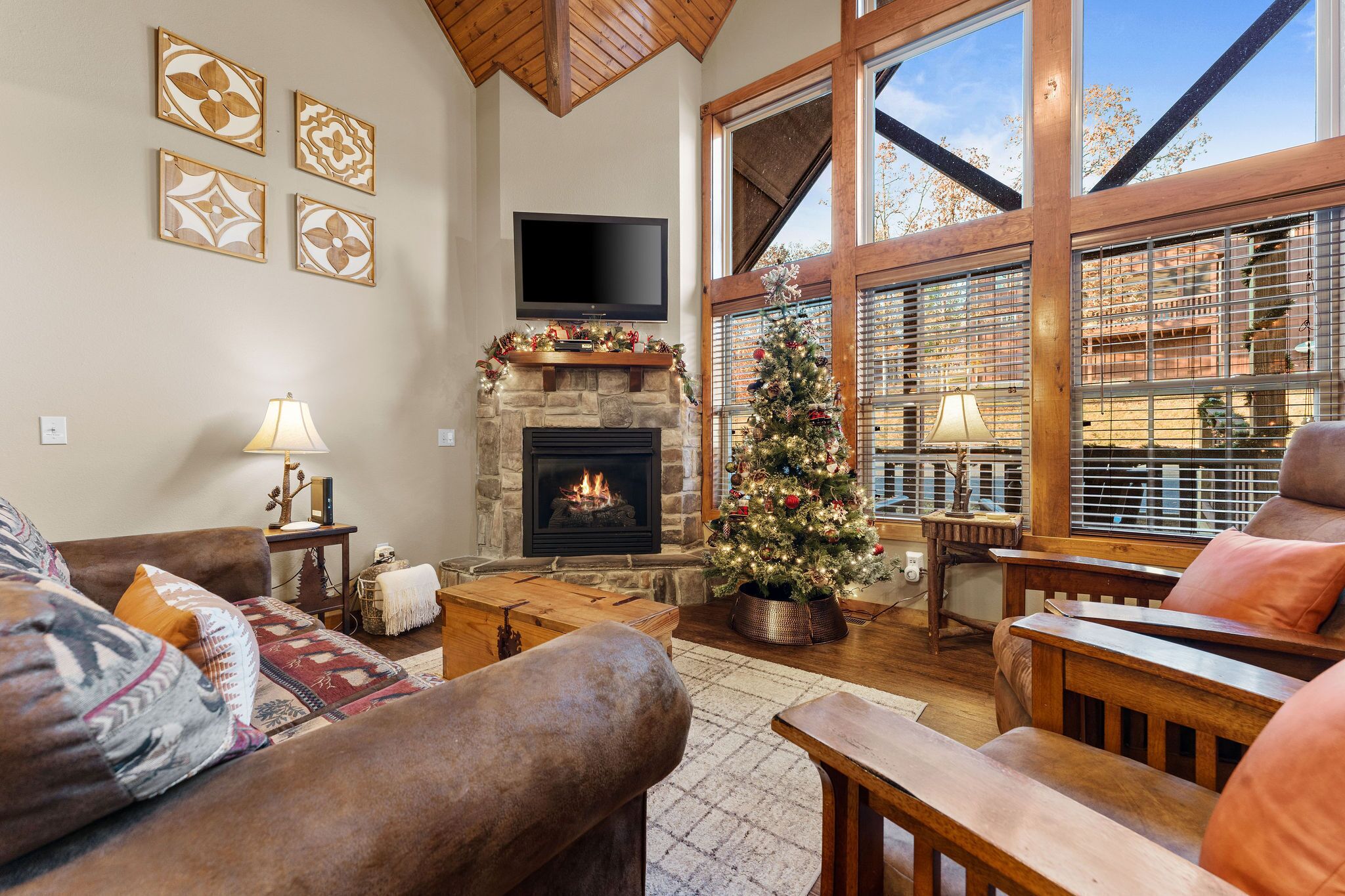 Smart TV, lareira, DVD player