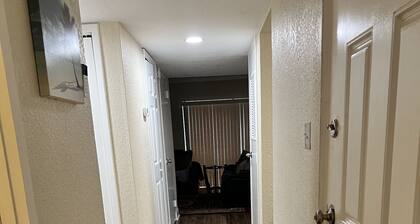 4 bed-3 baths, central location