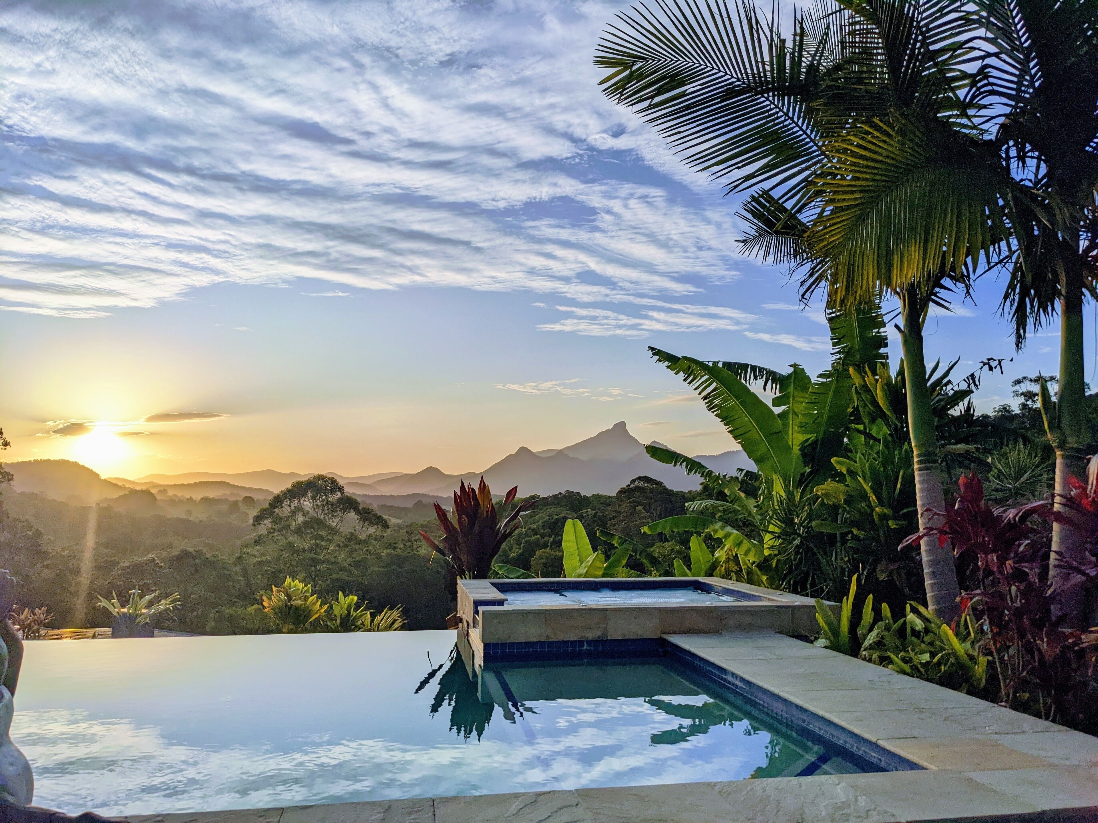 Outdoor spa tub