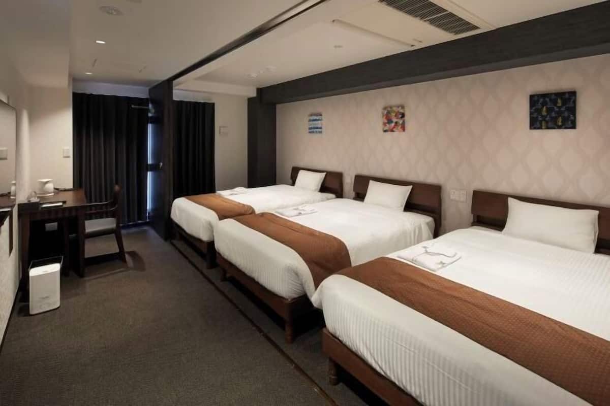 1 bedroom, desk, free WiFi, bed sheets
