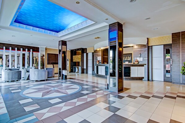 Lobby - OYO 90697 Hotel Wisata (Dumai)