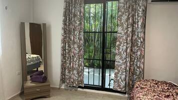 Habitación cuádruple Deluxe | Wifi gratis y ropa de cama