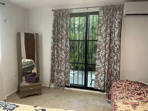 Deluxe Quadruple Room | Free WiFi, bed sheets - CASA NOMADA CANCUN 28 (Cancun)
