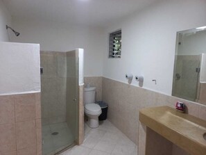 Buồng tắm vòi sen, vòi sen phun mưa, khăn tắm 