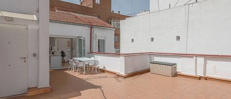 屋外ダイニングエリア