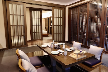 Premier Villa, 2 Bedrooms, Terrace, Mountainside | In-room dining