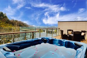 Family Suite, 2 Bedrooms, Terrace, Mountainside | Terrace/patio - G-luxe By Gloria Suzhou Taimei (Suzhou)