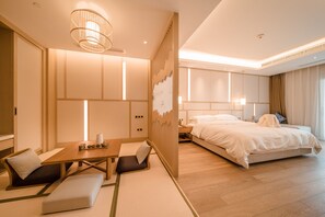 Premium bedding, down duvets, free minibar, in-room safe - G-luxe By Gloria Suzhou Taimei (Suzhou)