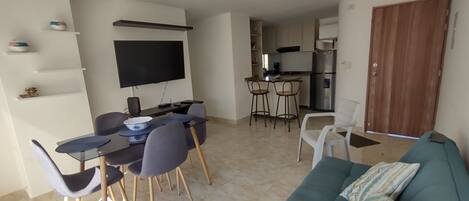 Smart-TV og stereoanlegg