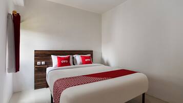 Työpöytä, kannettavalle tietokoneelle sopiva työtila, ilmainen Wi-Fi