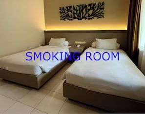 Ropa de cama hipoalergénica y escritorio 