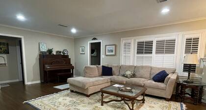 Cute 3 bedroom 2 bath home centrally located