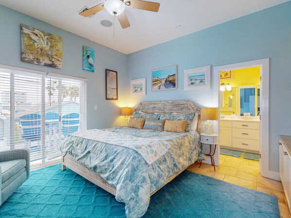 4 عدّة غرف نوم وواي فاي مجانًا وملاءات أسرّة