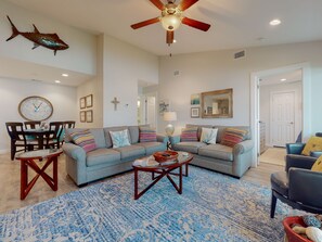 TV - 2nd Floor, Shared Pool, Hot Tub, Golf Cart Access (Port Aransas)