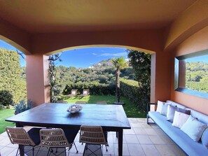 Outdoor dining - House in Begur with swimming pool and castle view - 3 bedrooms, sleeps 5 to 6 (Begur)