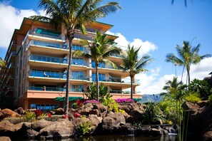 Exterior - 1 bedroom at Honua Kai Mountain view remodeled April 2023 King Bed, Central AC (Lahaina)