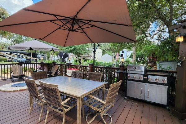 Large Corner RV Lot at River Ranch RV Resort! Full Hookup w/ Enclosed Deck! 186 (1730)