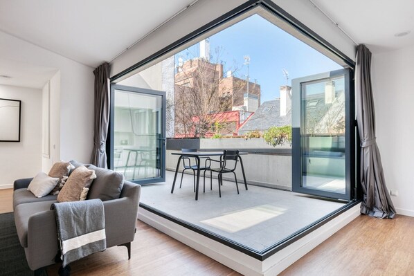 Fernseher, Stereoanlage