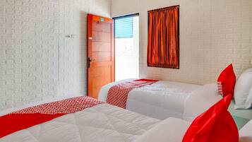 Standard Twin Room | Soundproofing, free WiFi, bed sheets