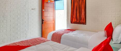 标准双床房 | 隔音、免费 WiFi、床单